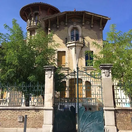 Cis Lamourelle Centre International De Sejour ホテル カルカソンヌ