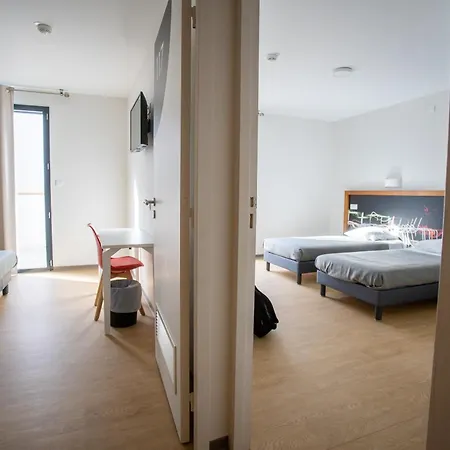 Cis Lamourelle Centre International De Sejour * Carcassonne