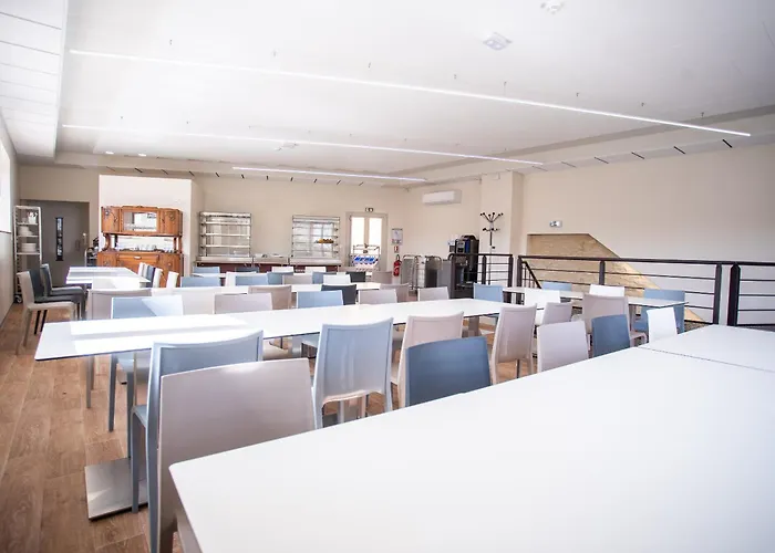 Cis Lamourelle Centre International De Sejour Hotel *